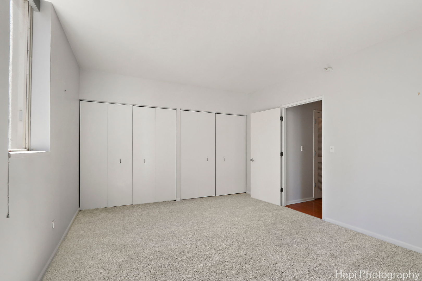 21 West Chestnut Street, Unit 1509 Chicago, IL 60610 - Photo 28 of 34 a view of an empty room