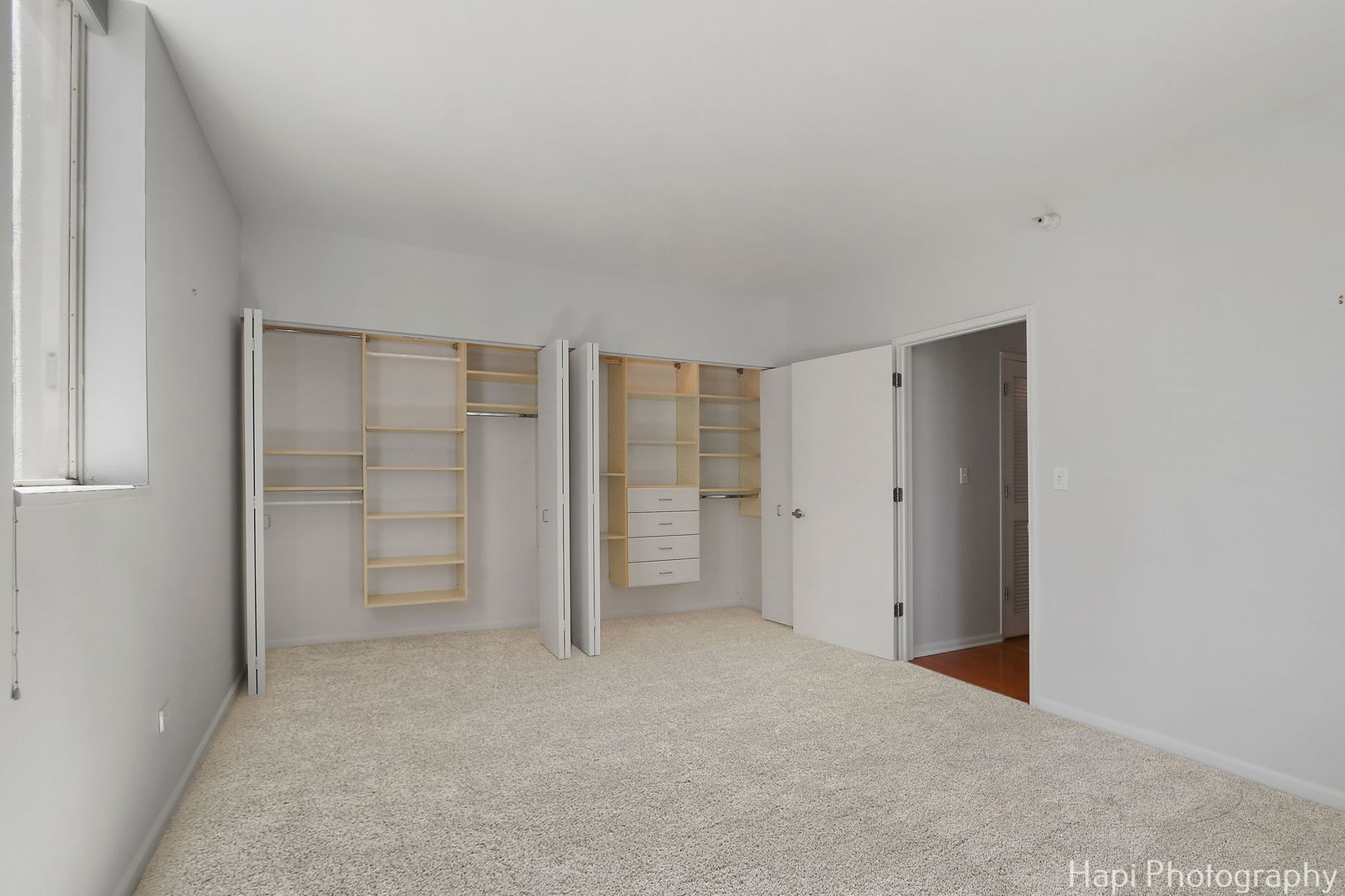 21 West Chestnut Street, Unit 1509 Chicago, IL 60610 - Photo 29 of 34 a view of an empty room with closet area
