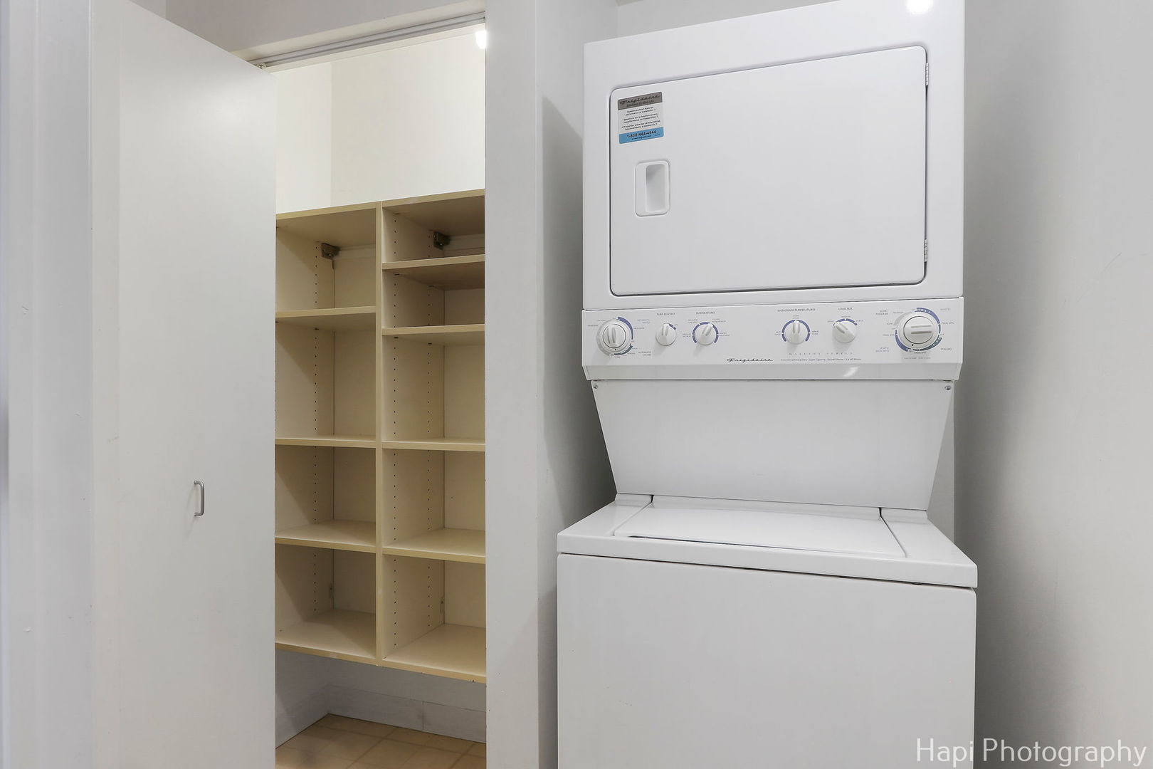 21 West Chestnut Street, Unit 1509 Chicago, IL 60610 - Photo 32 of 34 a utility room with dryer and washer