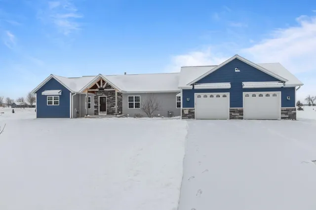$669,900 | 3815 Stonewall Drive, De Pere, WI 54115