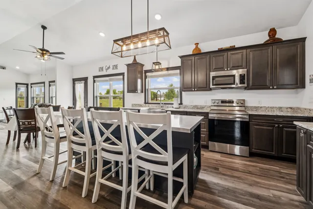 $674,900 | 3815 Stonewall Drive, De Pere, WI 54115