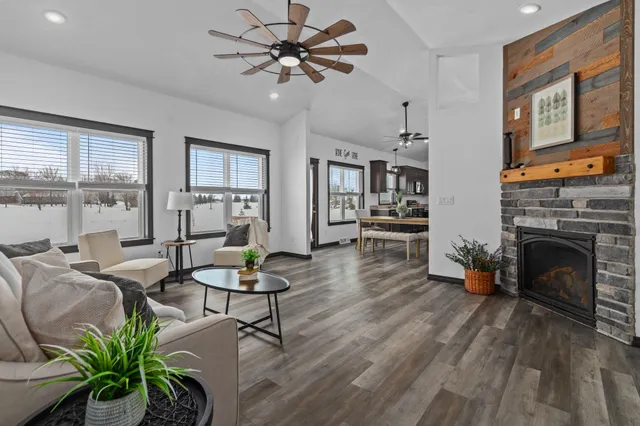 $664,900 | 3815 Stonewall Drive, De Pere, WI 54115