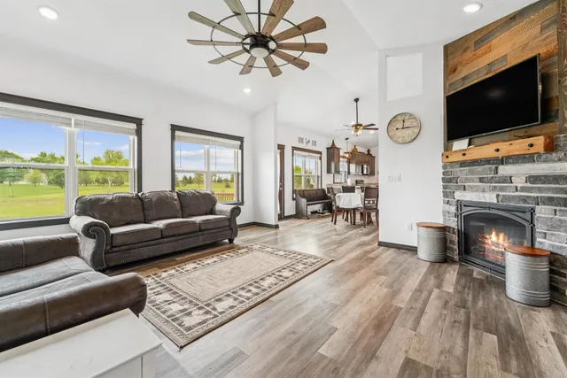 $674,900 | 3815 Stonewall Drive, De Pere, WI 54115