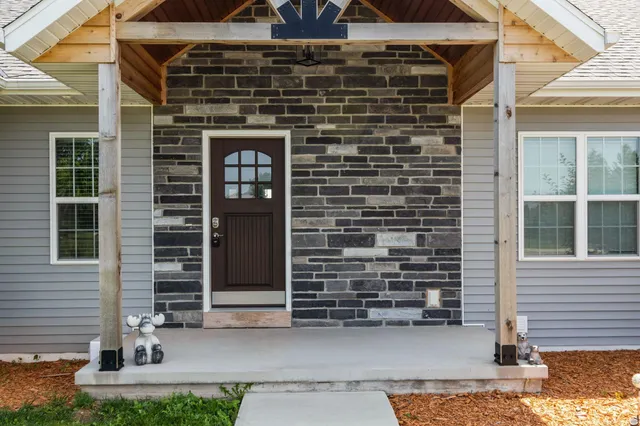 $674,900 | 3815 Stonewall Drive, De Pere, WI 54115