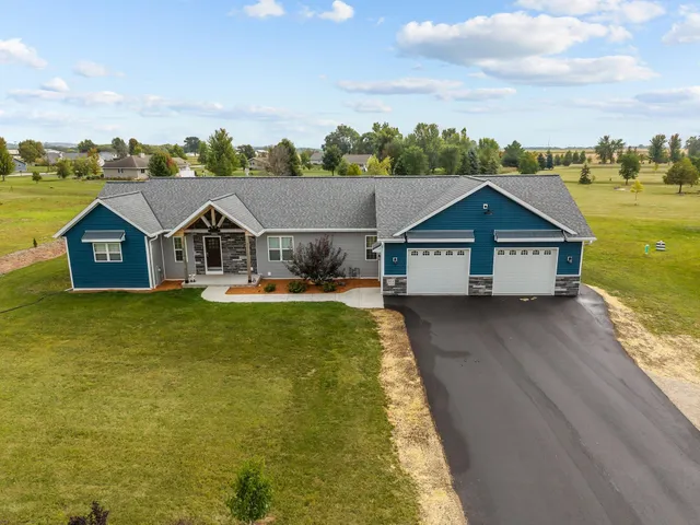 $674,900 | 3815 Stonewall Drive, De Pere, WI 54115