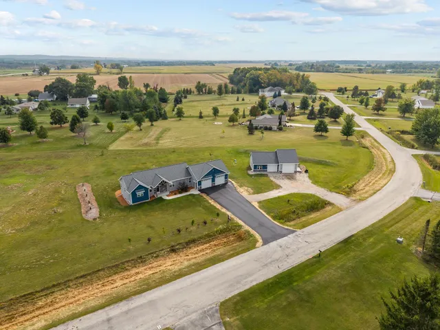 $674,900 | 3815 Stonewall Drive, De Pere, WI 54115
