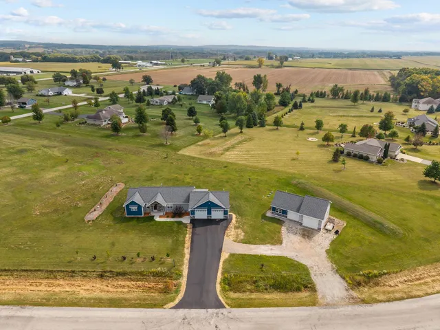 $674,900 | 3815 Stonewall Drive, De Pere, WI 54115
