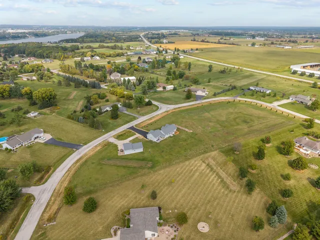 $674,900 | 3815 Stonewall Drive, De Pere, WI 54115