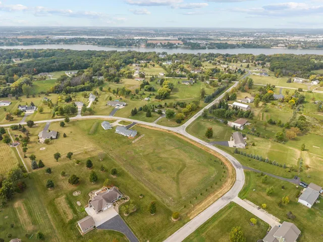 $674,900 | 3815 Stonewall Drive, De Pere, WI 54115