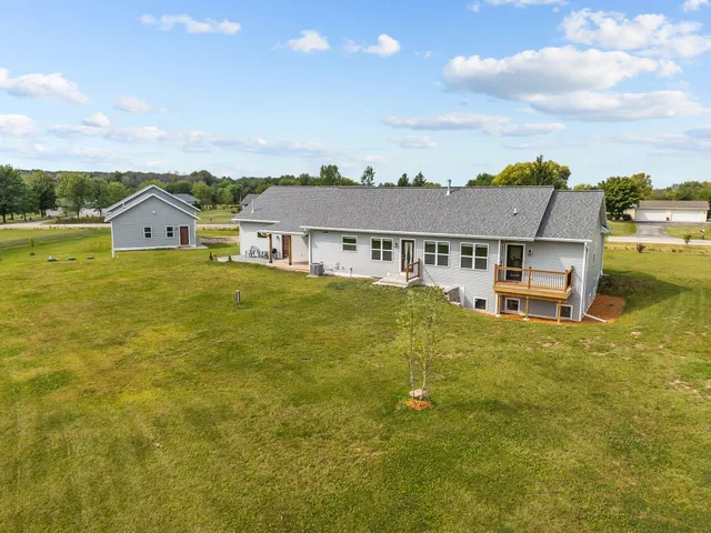 $674,900 | 3815 Stonewall Drive, De Pere, WI 54115