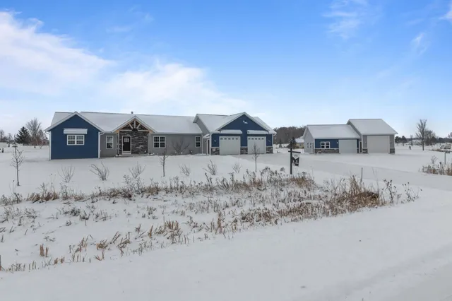 $664,900 | 3815 Stonewall Drive, De Pere, WI 54115