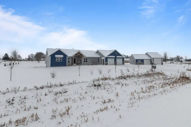 $664,900 | 3815 Stonewall Drive, De Pere, WI 54115