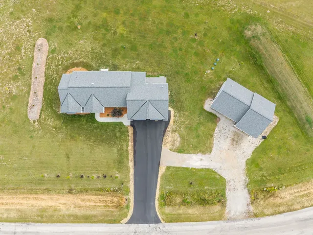 $674,900 | 3815 Stonewall Drive, De Pere, WI 54115