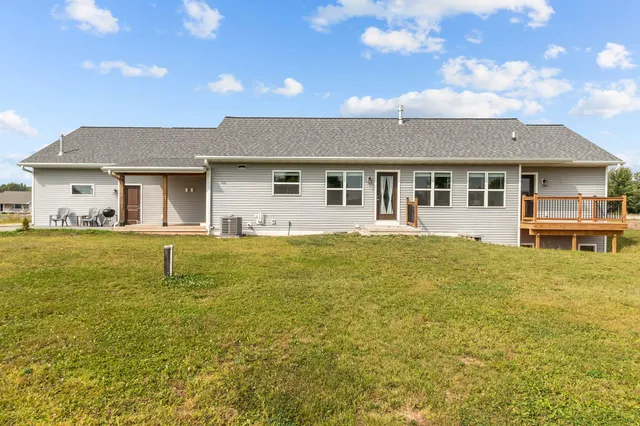 $674,900 | 3815 Stonewall Drive, De Pere, WI 54115