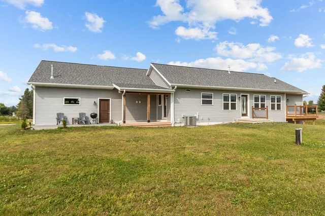 $674,900 | 3815 Stonewall Drive, De Pere, WI 54115