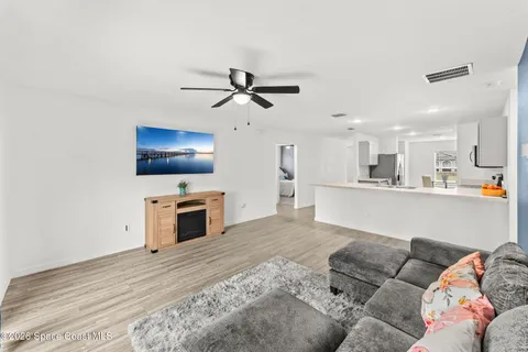 $315,000 | 281 Sarah Road Southwest, Palm Bay, FL 32908