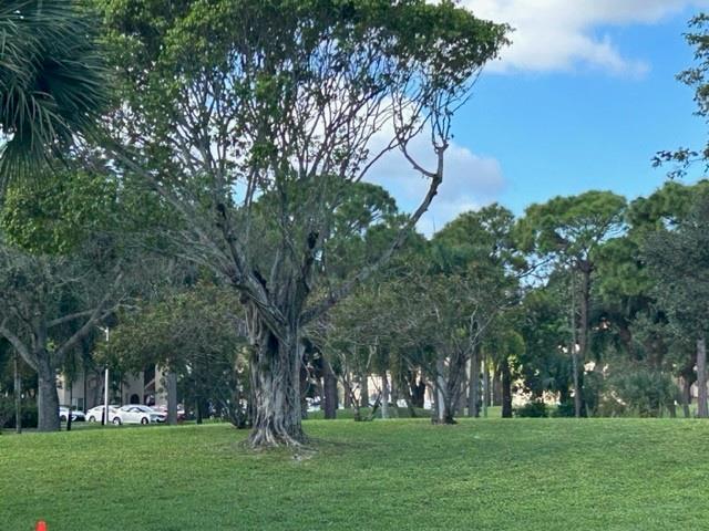 6061 North Falls Cir Drive, Unit 102 Lauderhill, FL 33319 - Photo 26 of 26 a garden view with fountain