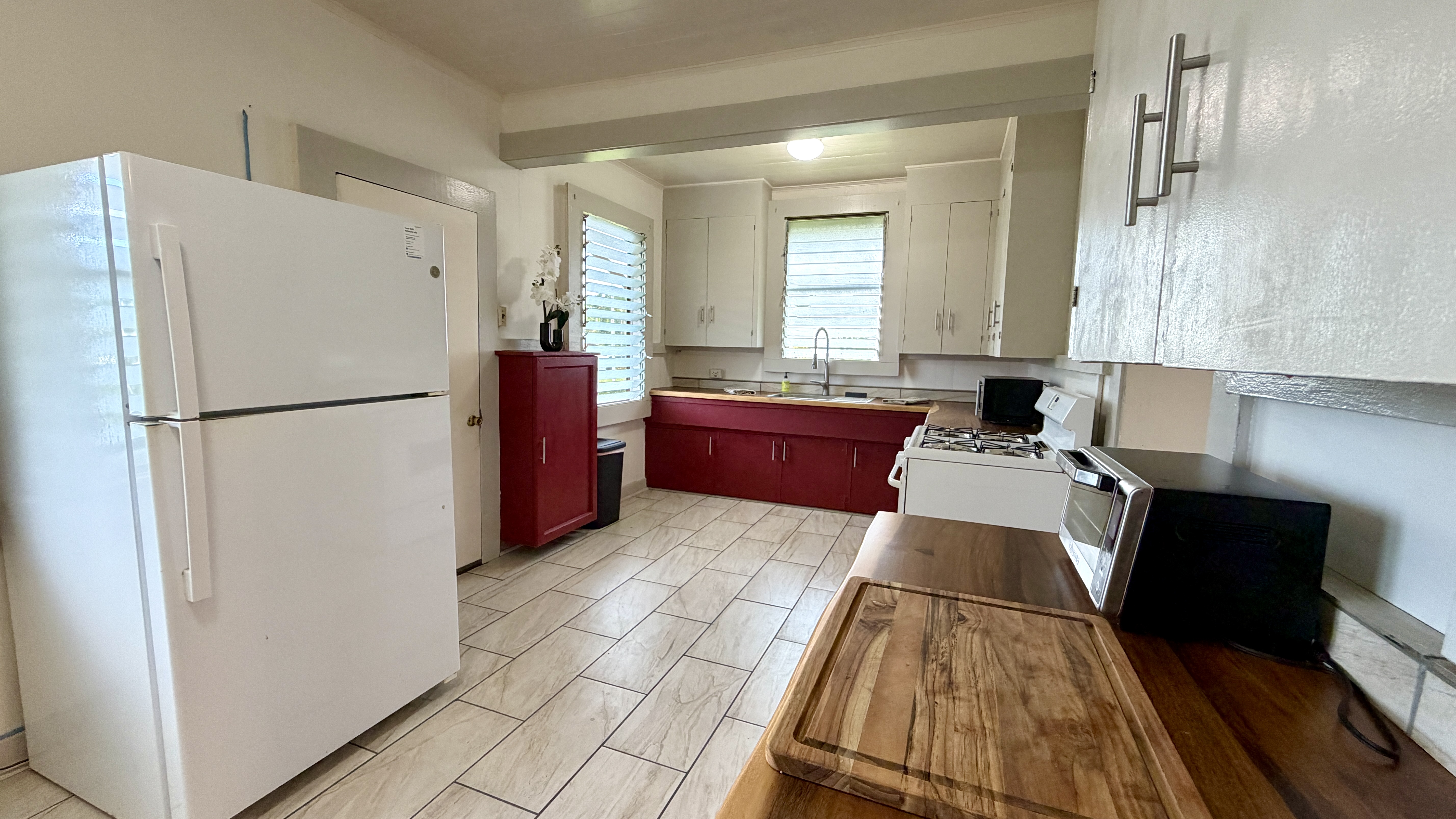 2501 Kinoole Street Hilo, HI 96720 - Photo 3 of 27