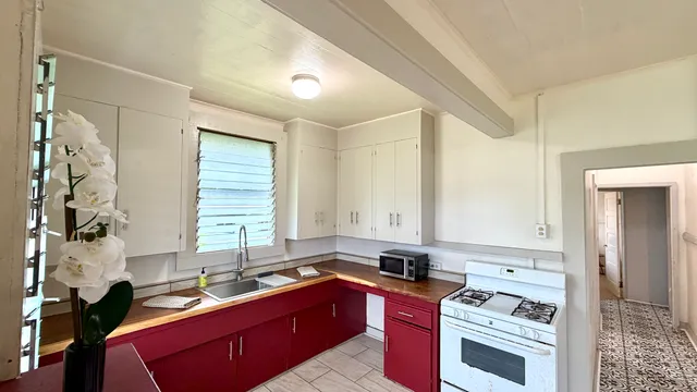 $540,000 | 2501 Kinoole Street, Hilo, HI 96720
