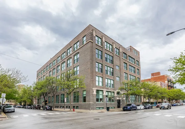 $725,000 | 1327 West Washington Boulevard, Unit 2G, Chicago, IL 60607