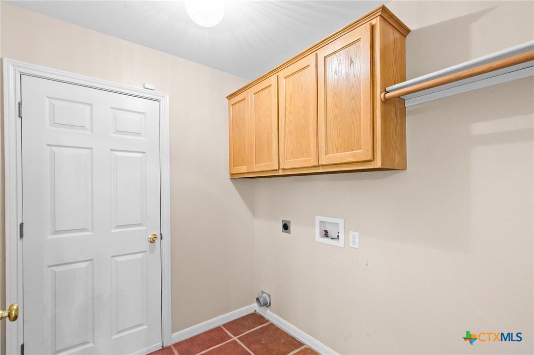 409 Newhaven Street Victoria, TX 77904 - Photo 16 of 28 a view of cabinets