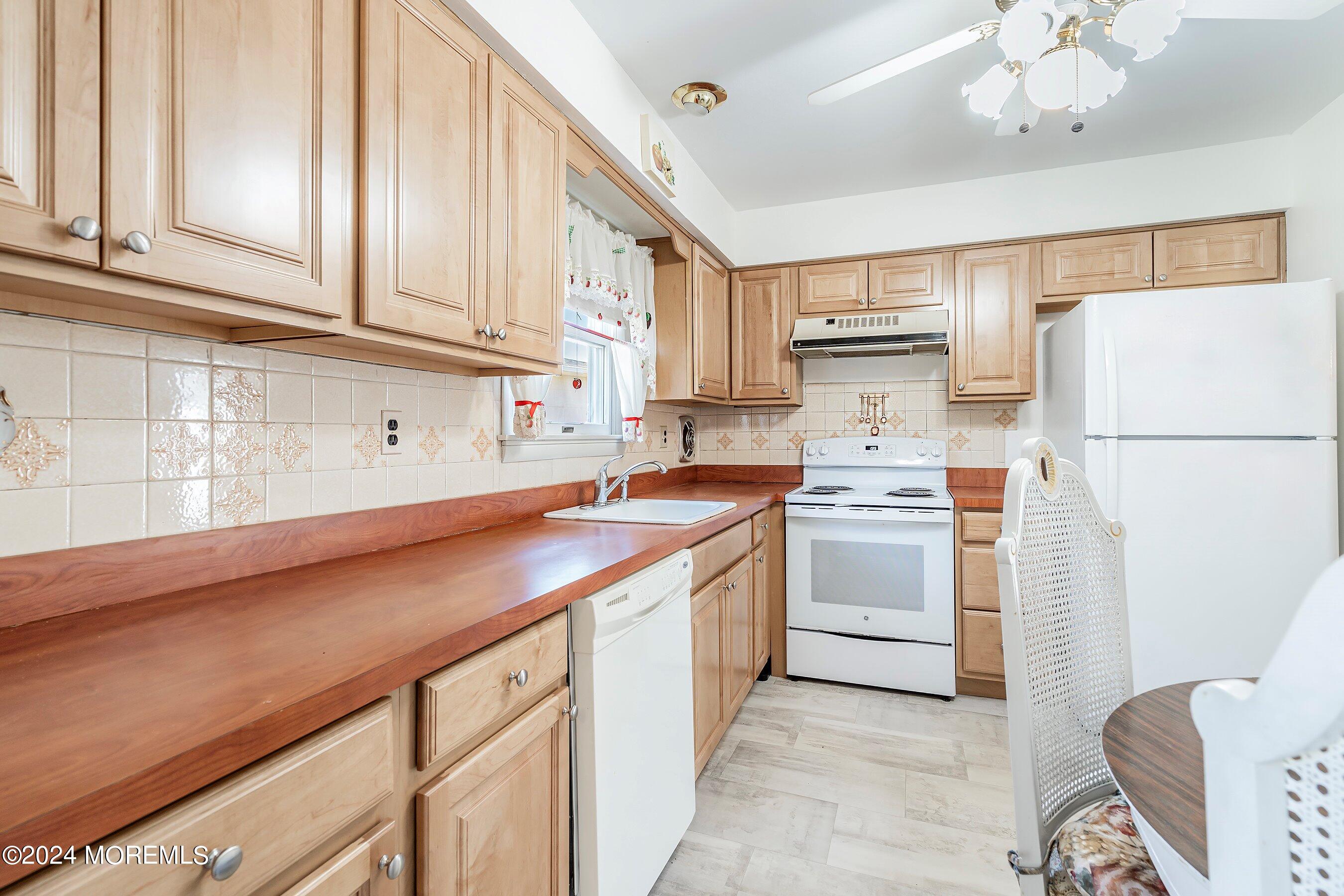 18 Phillips Road Brick, NJ 08724 - Photo 14 of 53 18-Kitchen 1A