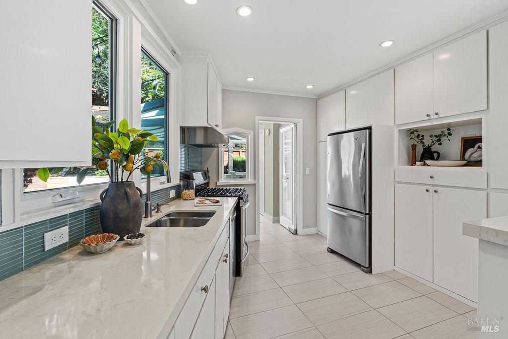 650 Main Street Sausalito, CA 94965 - Photo 7 of 44