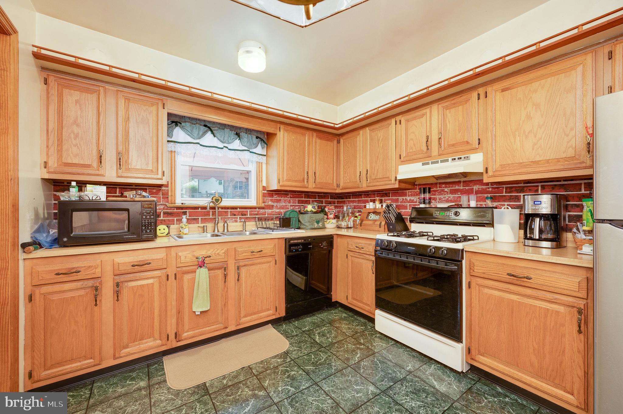 1109 Tuckerton Road Reading, PA 19605 - Photo 15 of 36 Gallery Image 15
