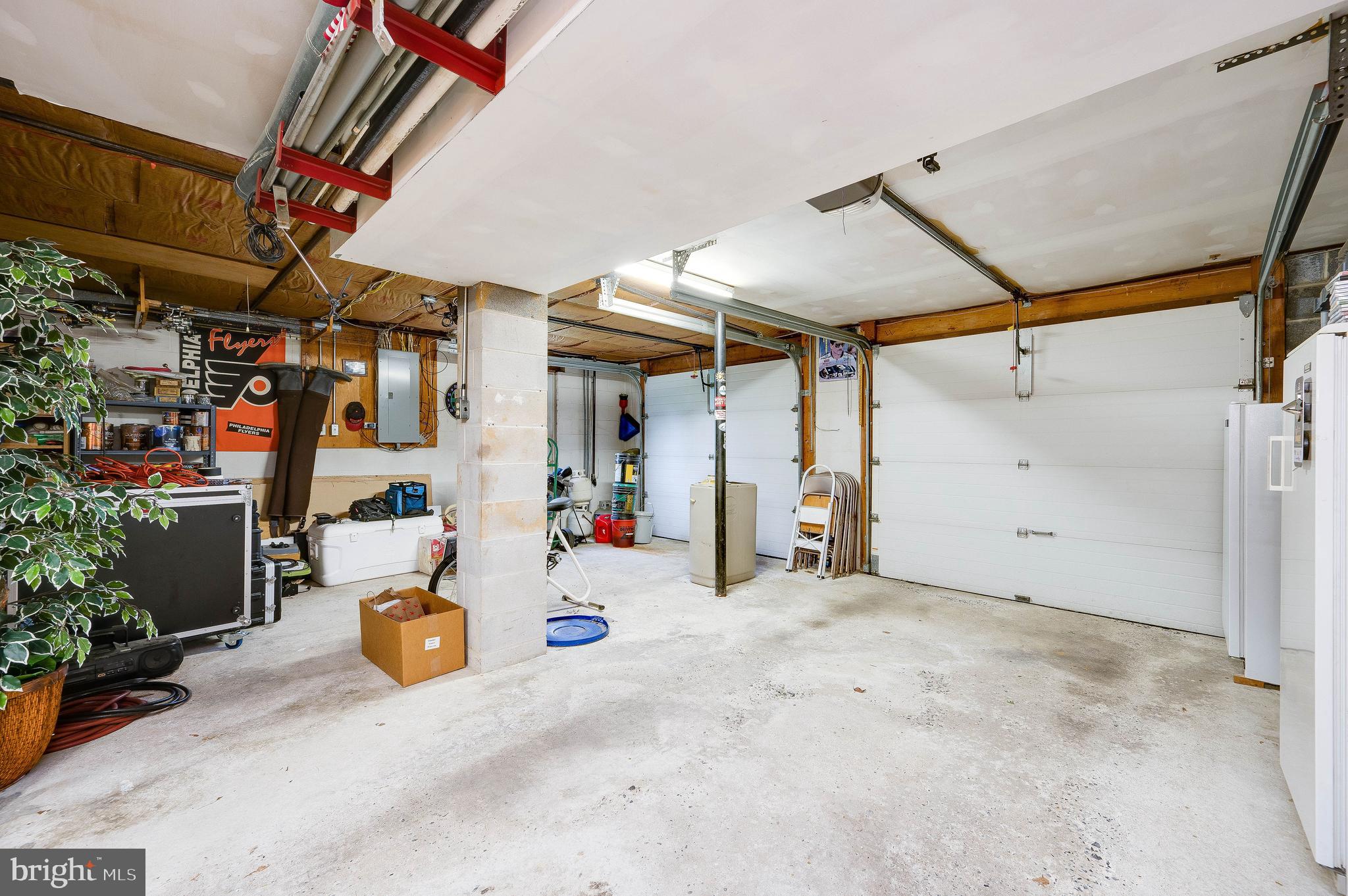 1109 Tuckerton Road Reading, PA 19605 - Photo 31 of 36 2 garage