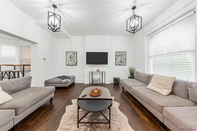 $499,900 | 3223 Geyer Avenue, St. Louis, MO 63104