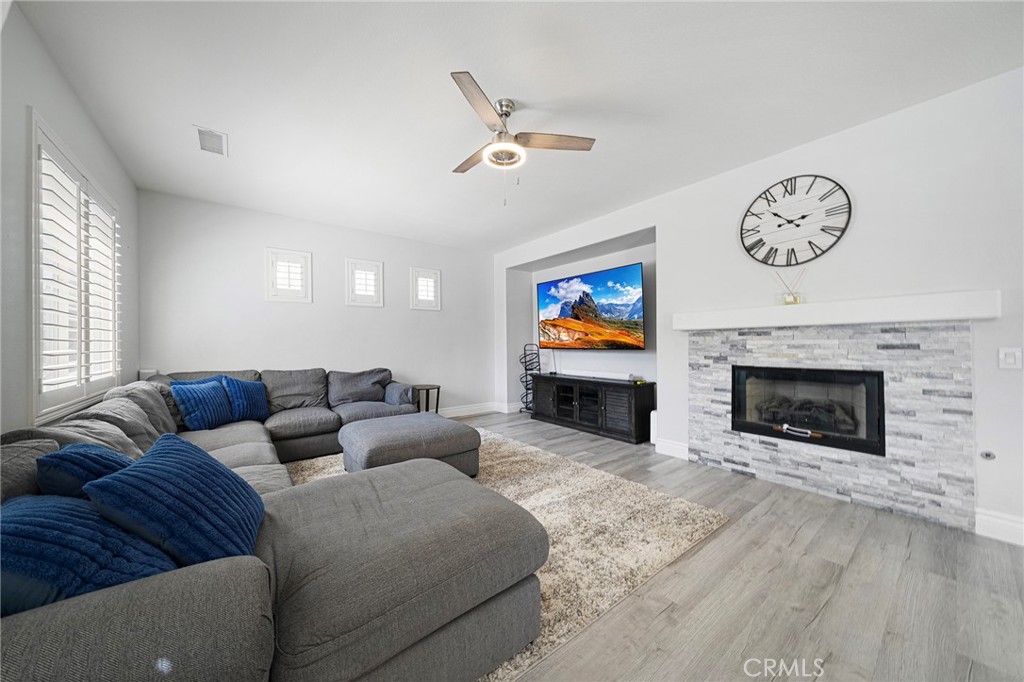 17889 Orangewood Lane Riverside, CA 92503 - Photo 6 of 43
