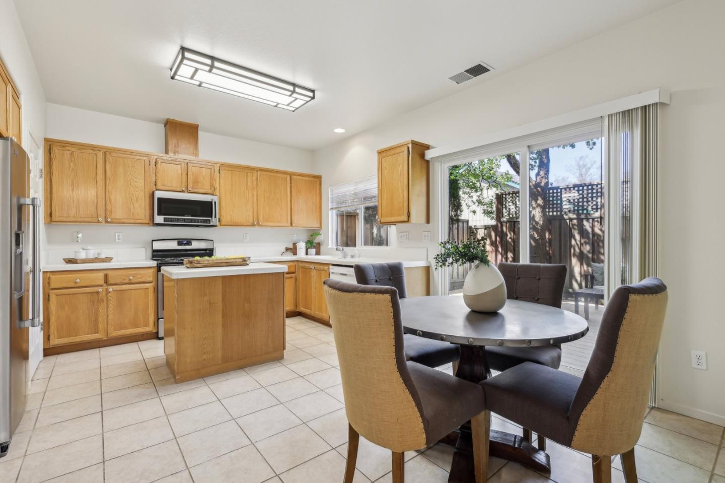 1439 Grey Hawk Way Santa Rosa, CA 95409 - Photo 11 of 37