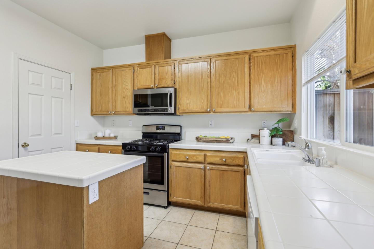 1439 Grey Hawk Way Santa Rosa, CA 95409 - Photo 13 of 37