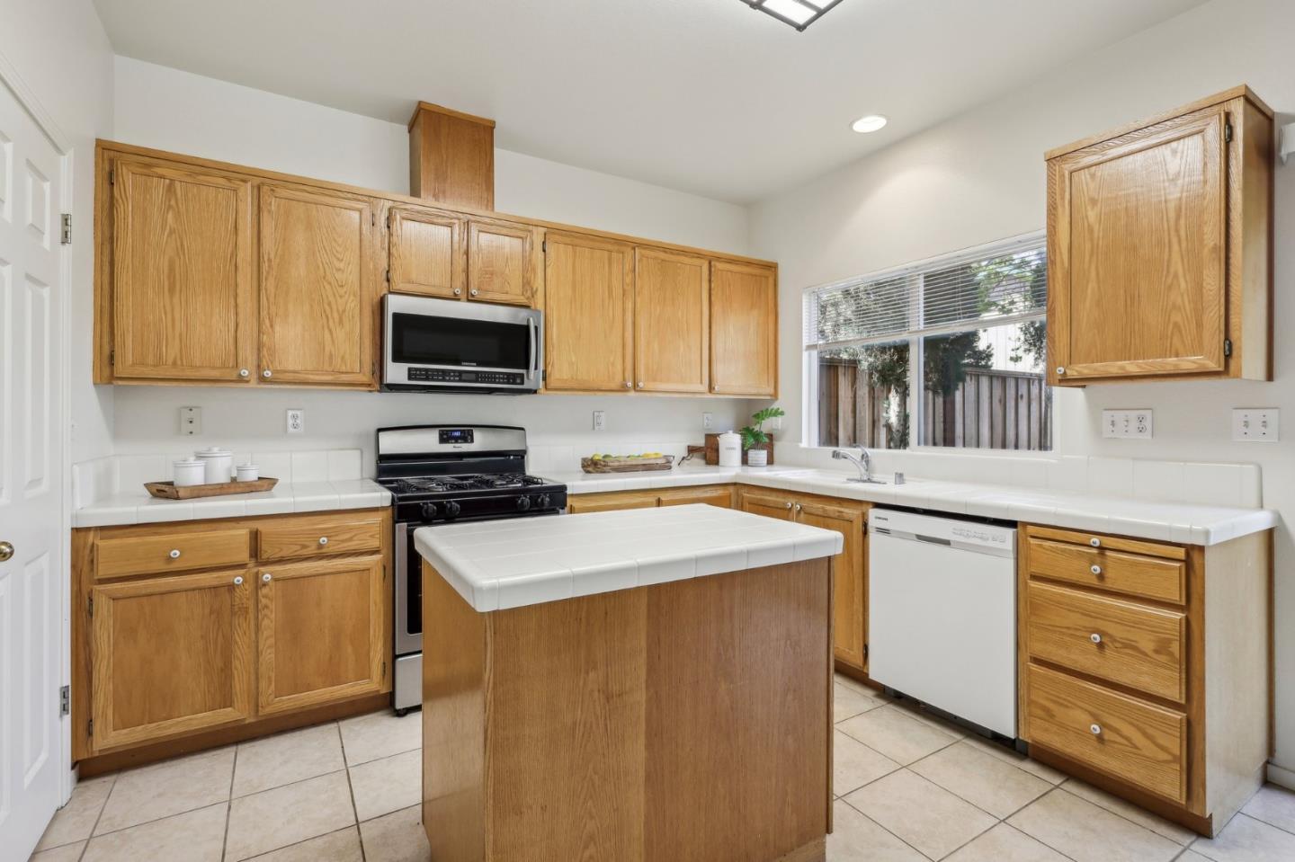 1439 Grey Hawk Way Santa Rosa, CA 95409 - Photo 15 of 37