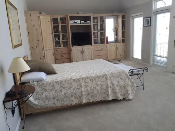 $3,000 | 414 South Lake Shore Drive, Fontana, WI 53125