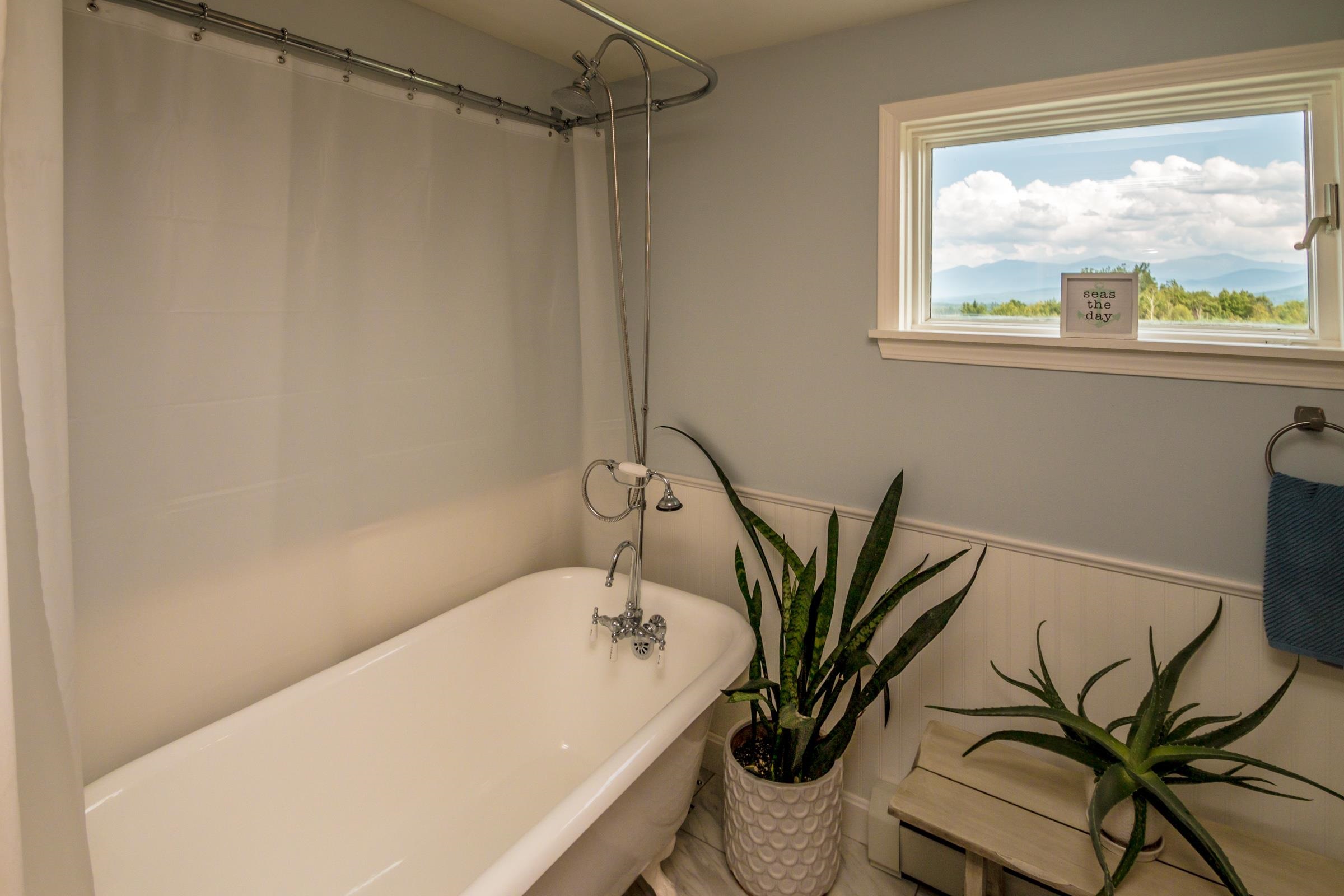 642 Jefferson Road Whitefield, NH 03598 - Photo 17 of 40