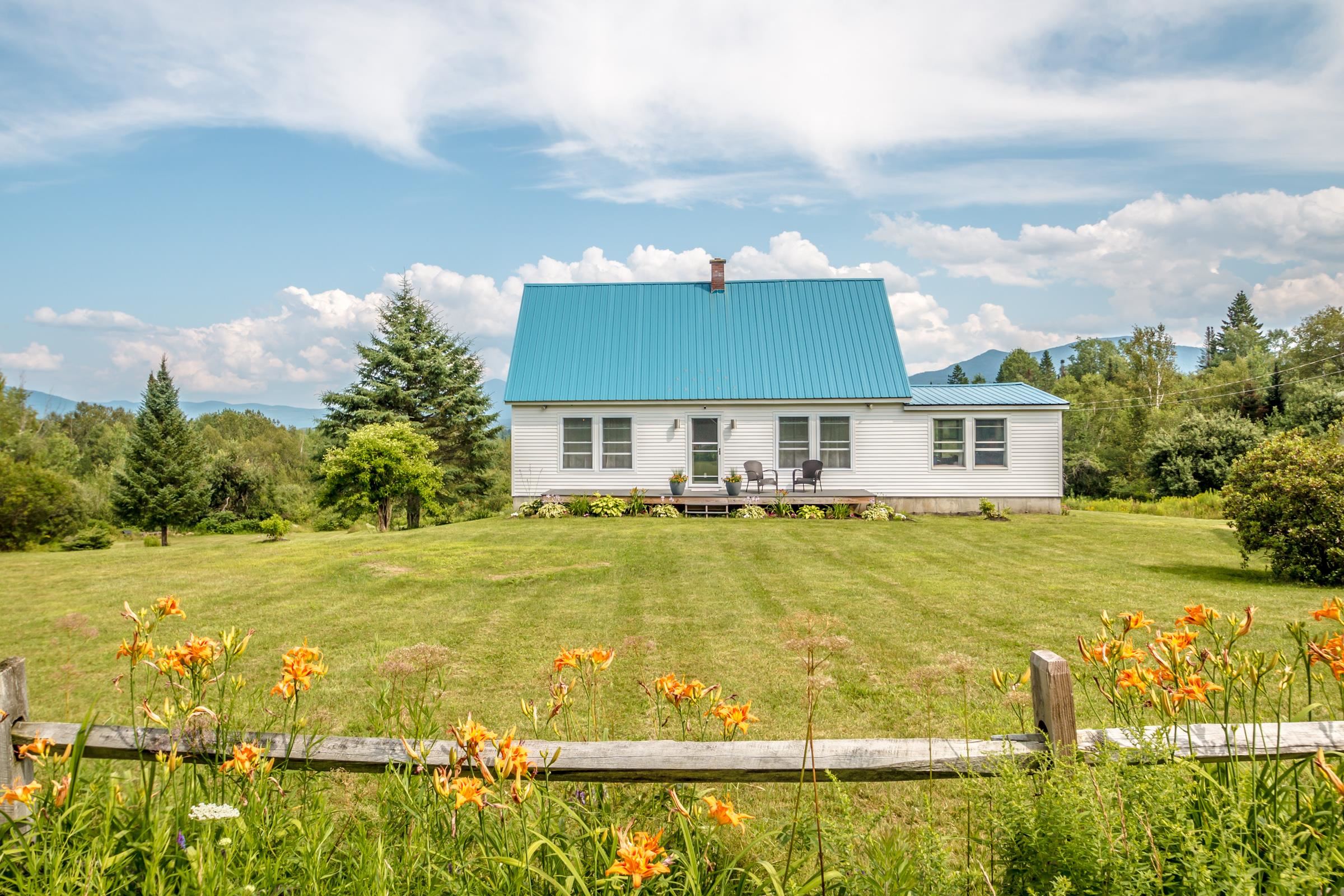 642 Jefferson Road Whitefield, NH 03598 - Photo 2 of 40