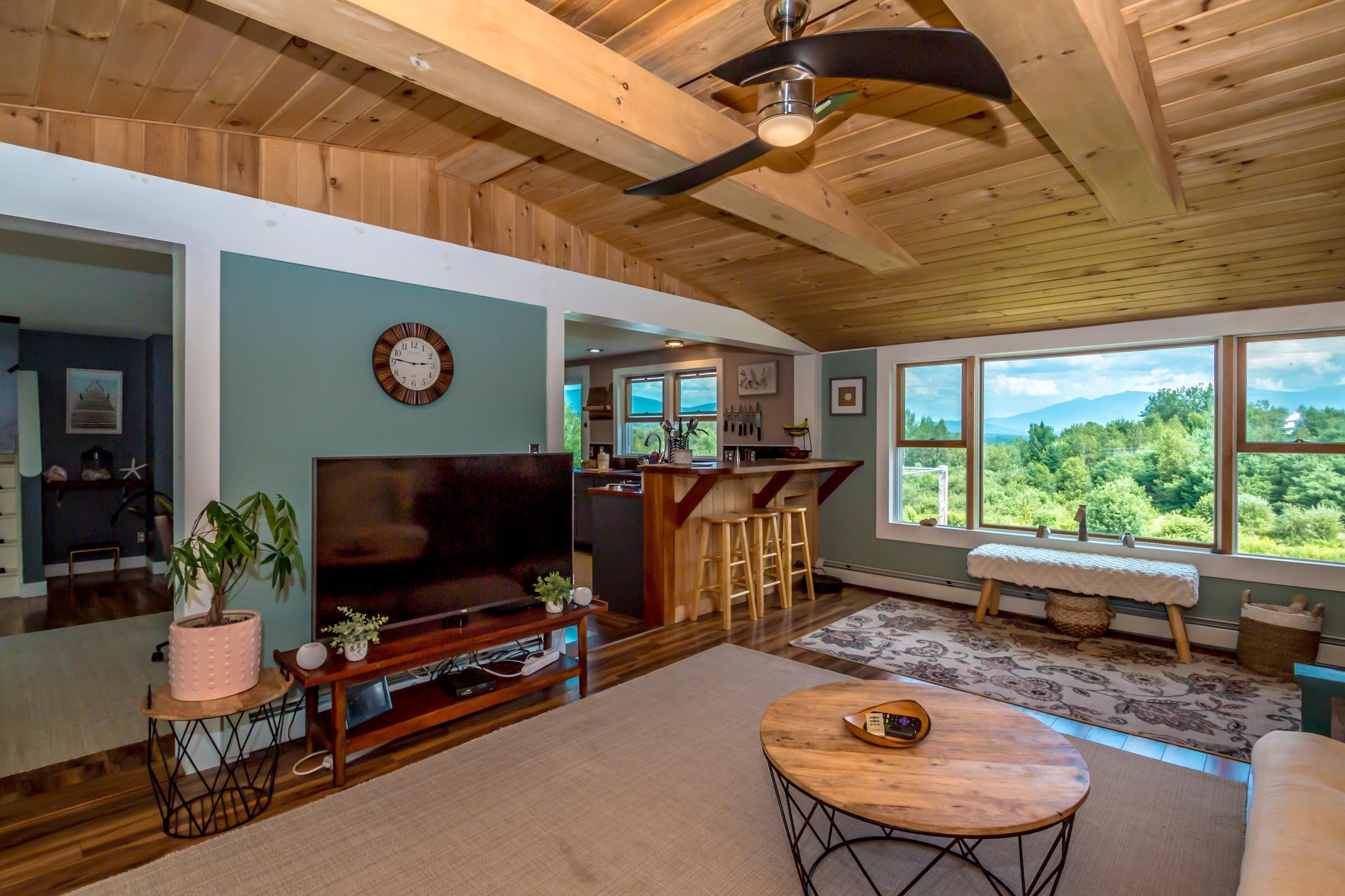 642 Jefferson Road Whitefield, NH 03598 - Photo 3 of 40