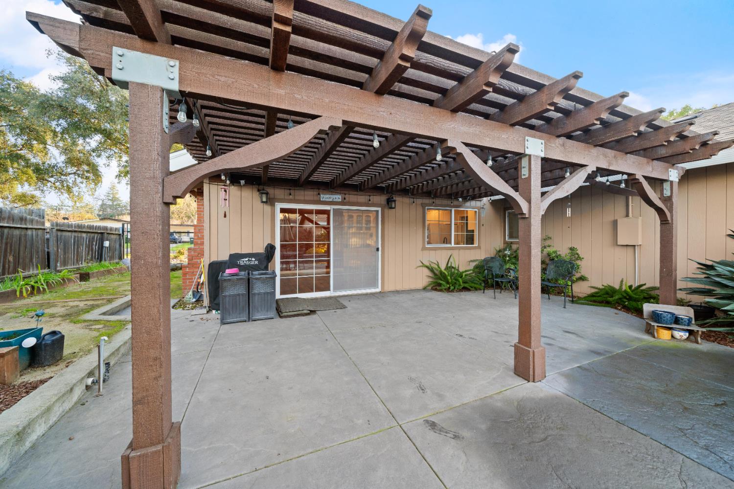 5001 Boyd Drive Carmichael, CA 95608 - Photo 24 of 49 a view of a backyard
