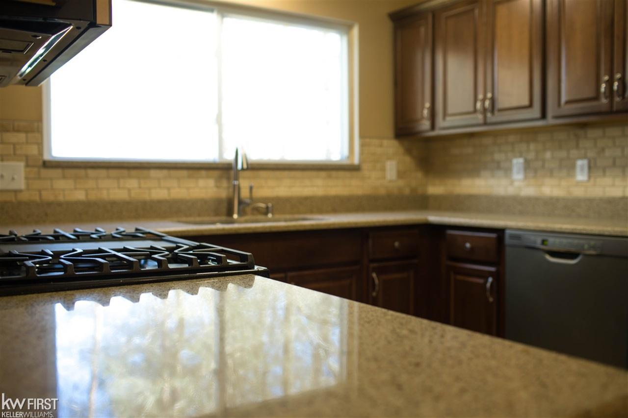 9086 Carpenter Road Flushing, MI 48433 - Photo 8 of 10 21427527-7.JPG