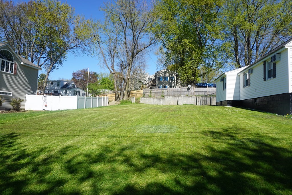 39 Hillside Road Dracut, MA 01826 - Photo 33 of 35