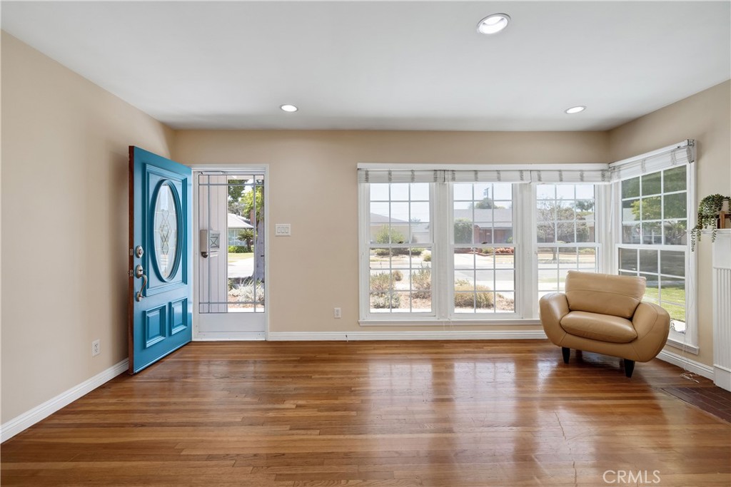 3135 Heather Road Long Beach, CA 90808 - Photo 7 of 34