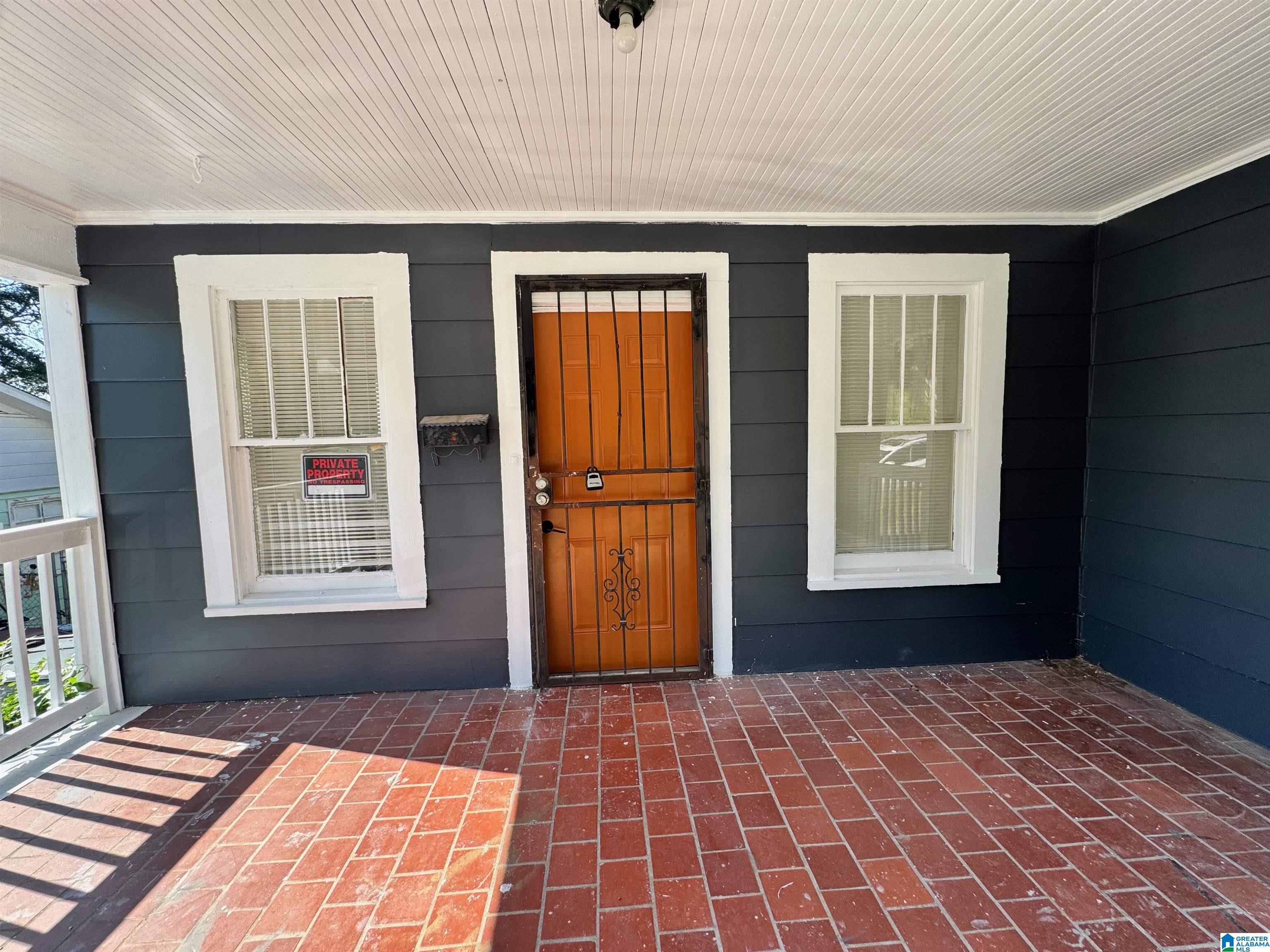 2725 23rd Street Southwest Birmingham, AL 35211 - Photo 3 of 26