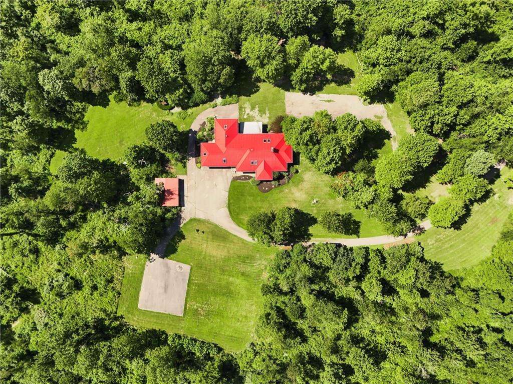 341 Paris Colliers Road Burgettstown, PA 15021 - Photo 35 of 37 a view of a house