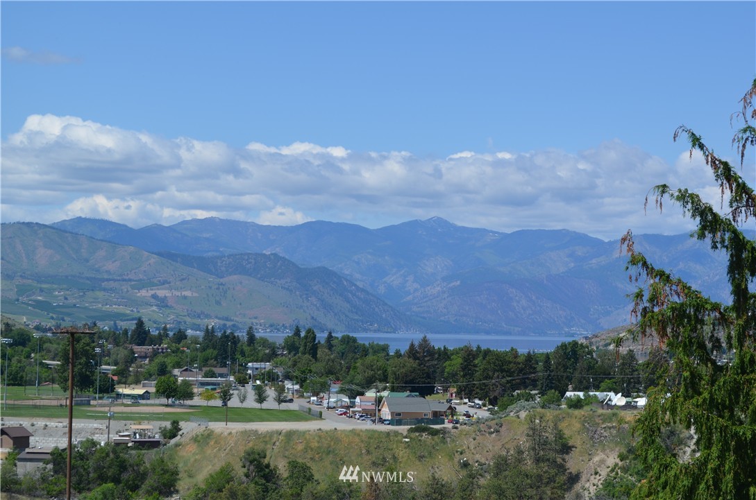 8 Riverview Cemetery Road Chelan, WA 98816 - Photo 1 of 12 Gallery Image 1