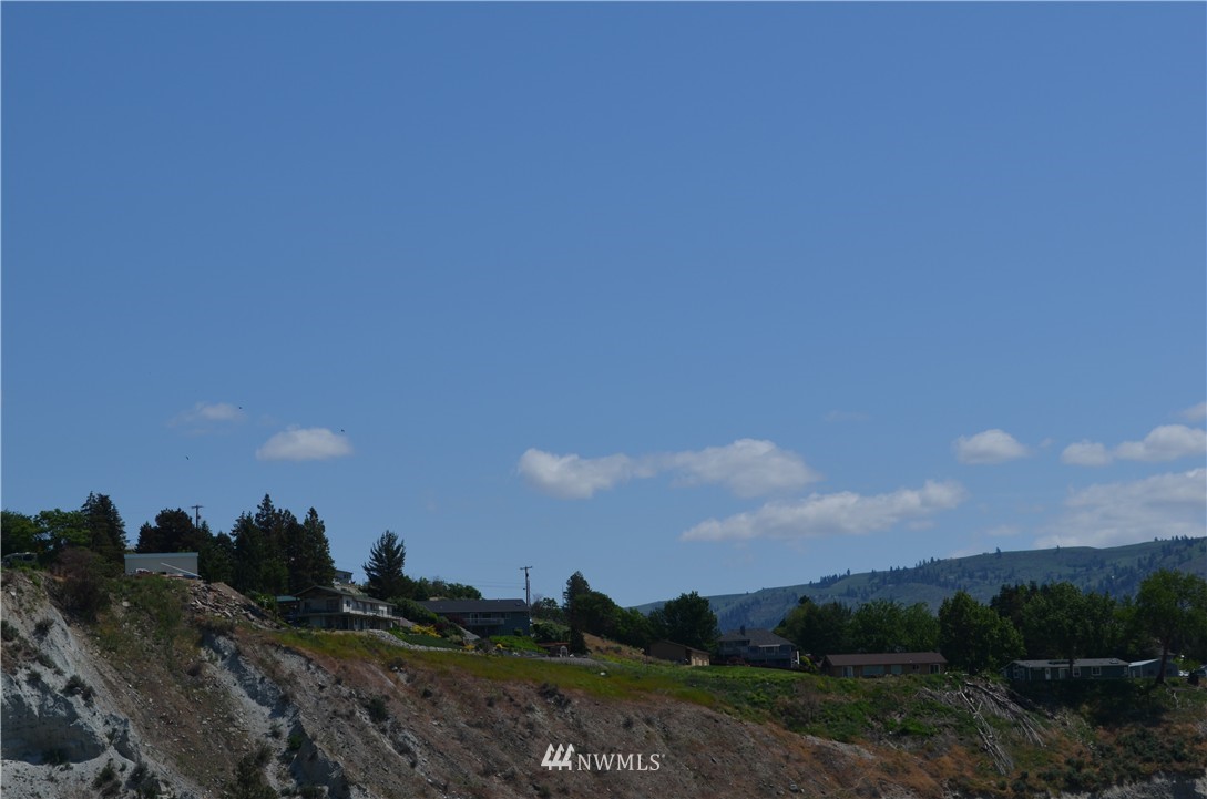 8 Riverview Cemetery Road Chelan, WA 98816 - Photo 11 of 12 Gallery Image 11
