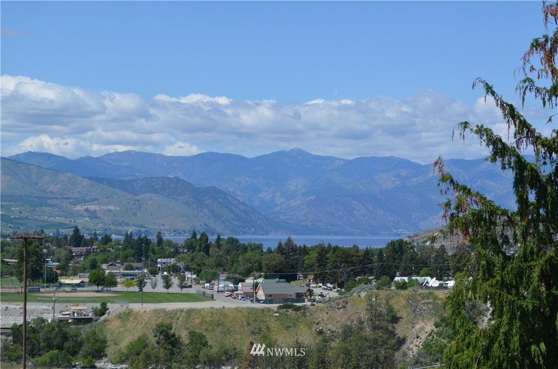 8 Riverview Cemetery Road Chelan, WA 98816 - Photo 4 of 12 Gallery Image 4