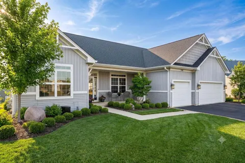 $1,100,000 | 1740 Cobblestone Ct Lake, Lake Geneva, WI 53147