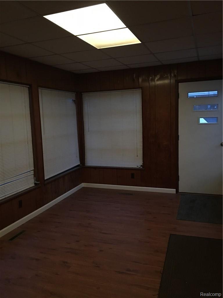 3985 Covert Road Waterford, MI 48328 - Photo 5 of 32 MUD.jpg
