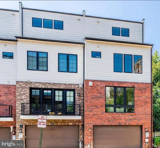 a building view with outdoor space